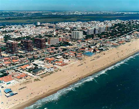 Mundo Latino, Pl. Playa de Punta Umbría, 4, local bajo, Sevilla ...